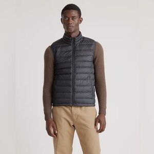 Quince Men’s Lightweight Down Packable Black Puffer Vest